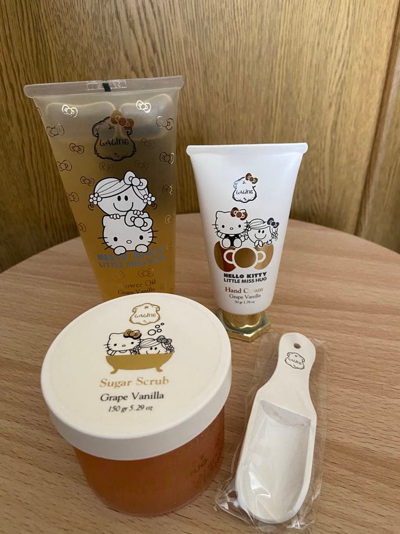ラリン ハローキティ・リトルミスハグ ハンドクリーム&ボディージェル