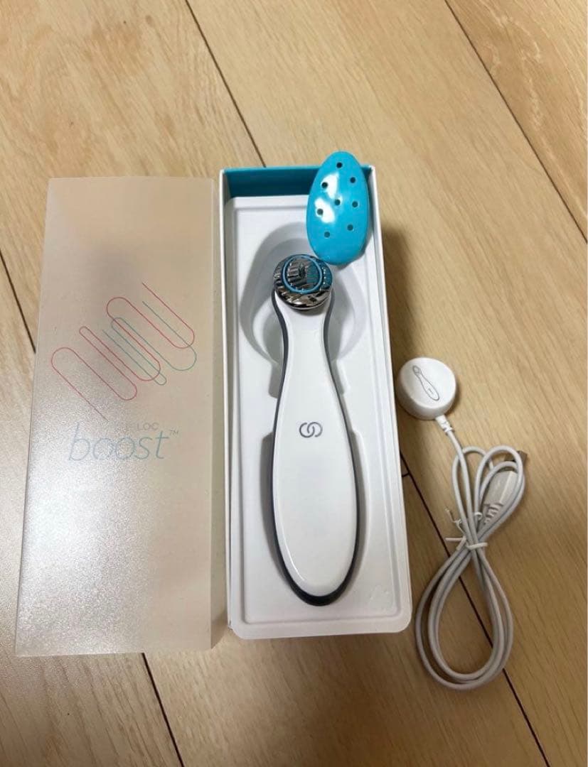 ニュースキン　美顔器 boost ホワイト充電ケーブル付き ageLOC ブースト 美顔器 ニュースキン 本体＋充電器付き ageLOC