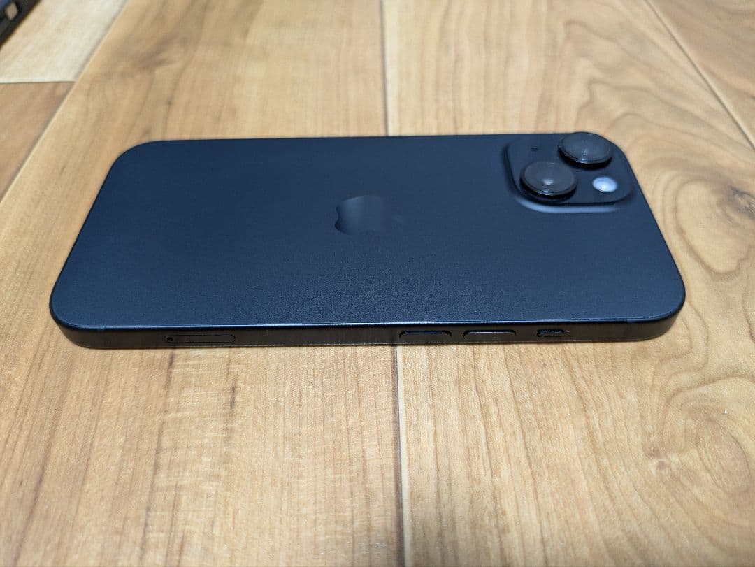iPhone 15 128GB ブラック SiMフリー スターターセット