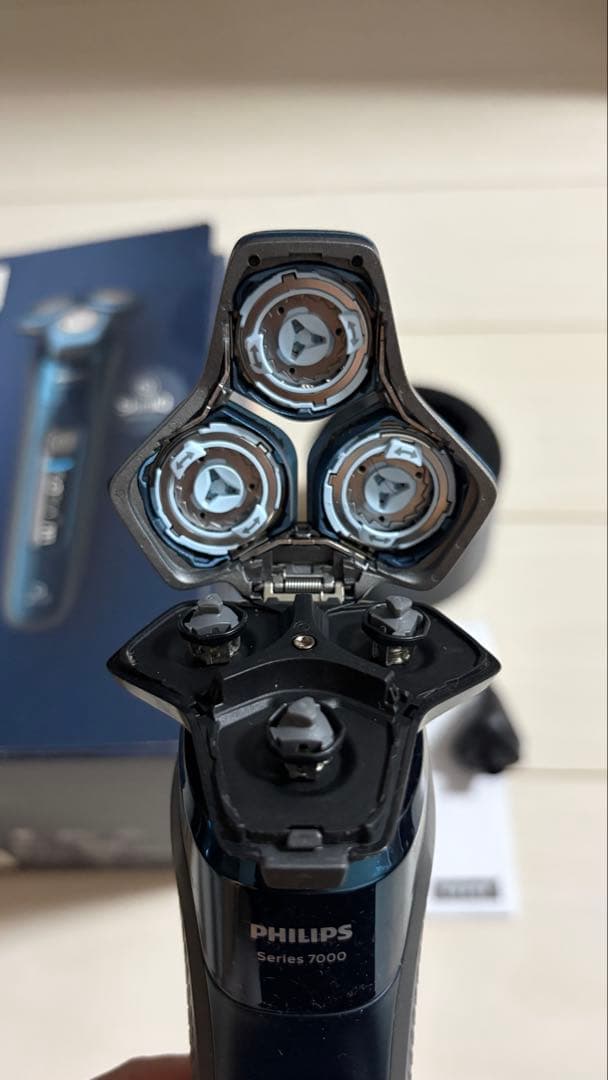 PHILIPS Series 7000 メンズシェーバー 7786/47 - メルカリ