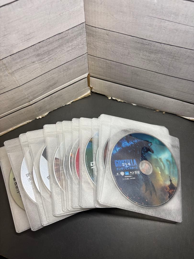 ゴジラ　DVD 大量まとめて　38枚 ゴジラ全映画DVDコレクターズBOX(8) 2016年 11/1 号 |本 | 通販 | Amazon
