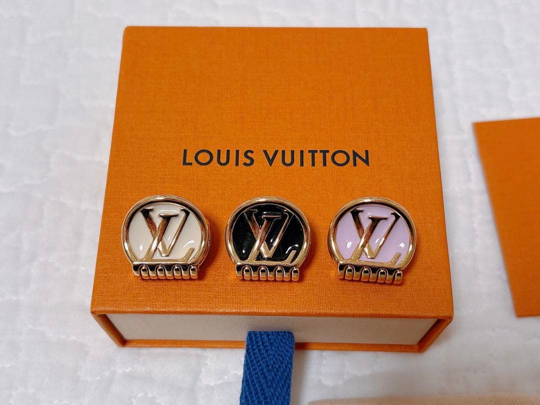 LOUIS VUITTON ヘアクリップ: ミニ LV トリオ ヘアアクセサリー - メルカリ