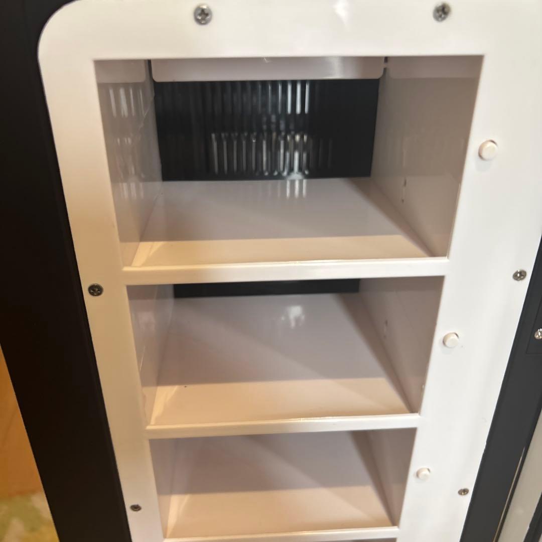 非売品】 アーモンドアイG1 7勝記念 自動販売機型保冷庫 俺の自販機