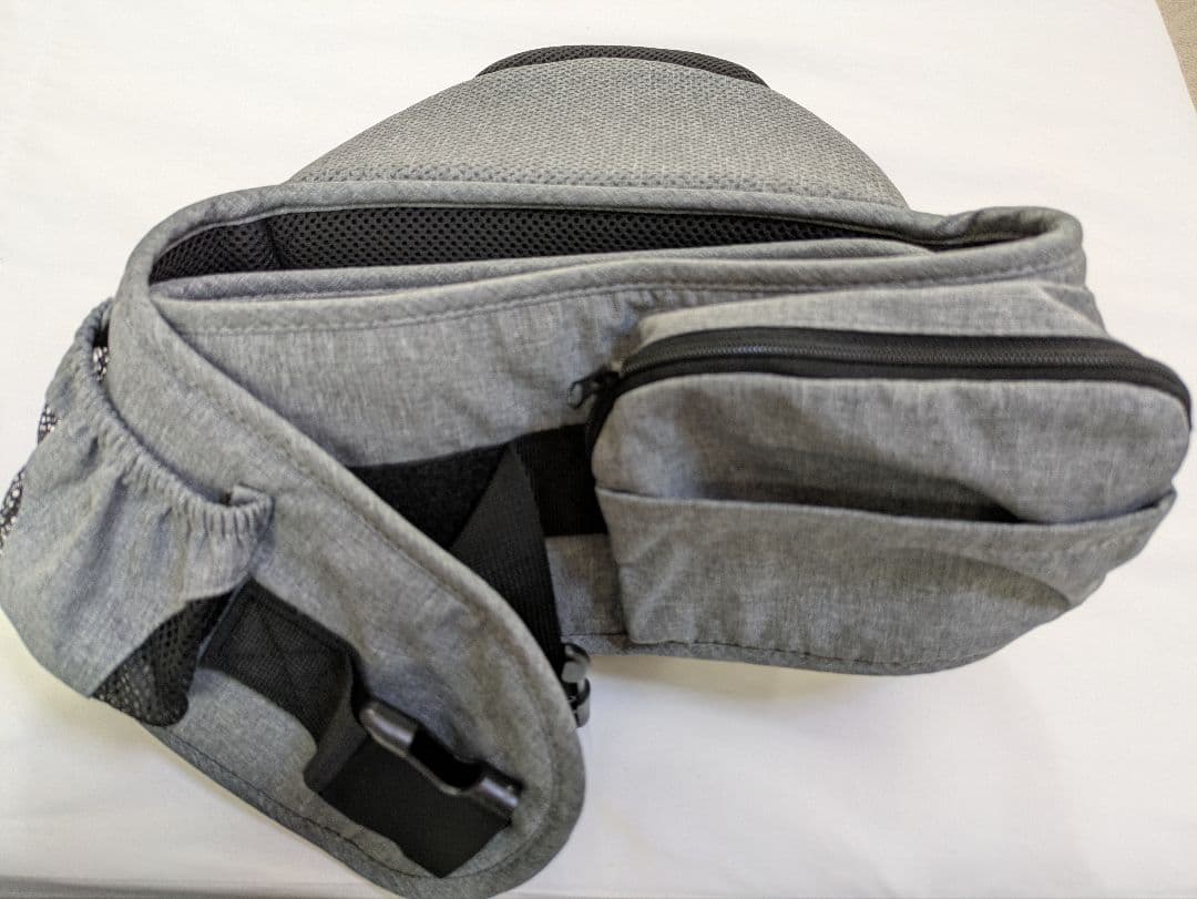 グレー 抱っこ紐 メッシュ素材 収納ポケット付き - メルカリ