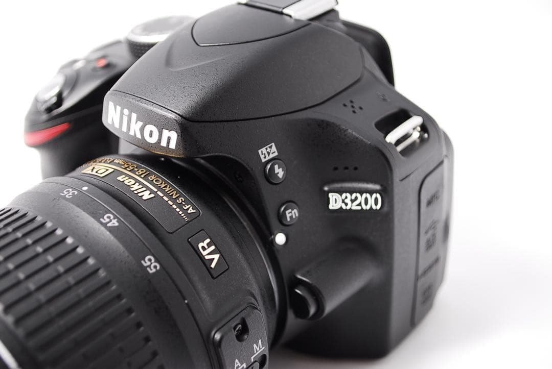 ショット数4224回✨Nikon D3200✨デジタル一眼レフ✨付属品多数