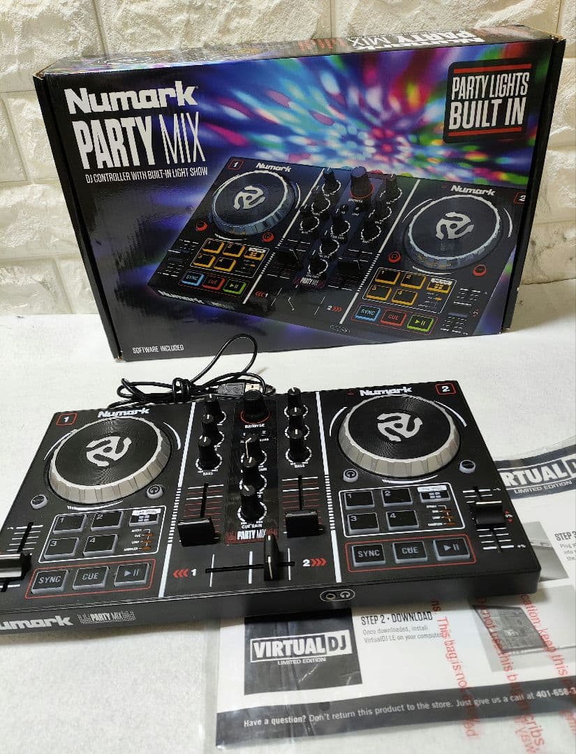 【動作確認済】Numark Party Mix DJコントローラー Amazon.co.jp: Numark DJコントローラー スピーカー内蔵 DJ機材 Serato