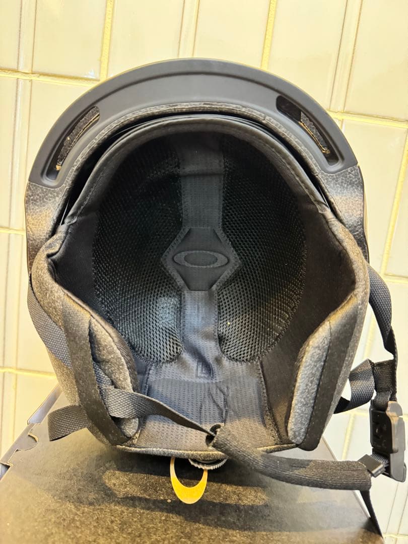 OAKLEY MOD1 ヘルメット L ブラックアウト 箱付属品 女性使用品 - メルカリ