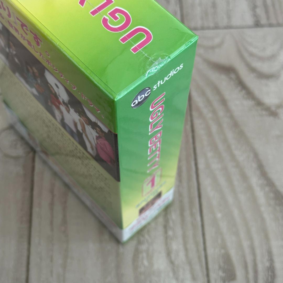 アグリー・ベティ シーズン1 コレクターズBOX Part1：未開封DVD - メルカリ