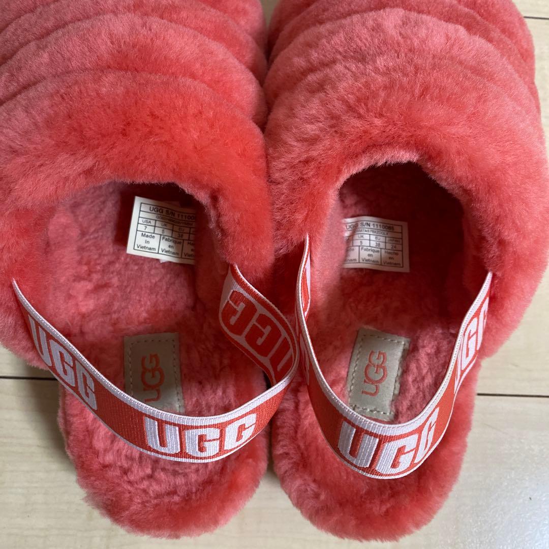 美品 UGG アグ フラッフ イヤー スライド ファー サンダル 24 - メルカリ