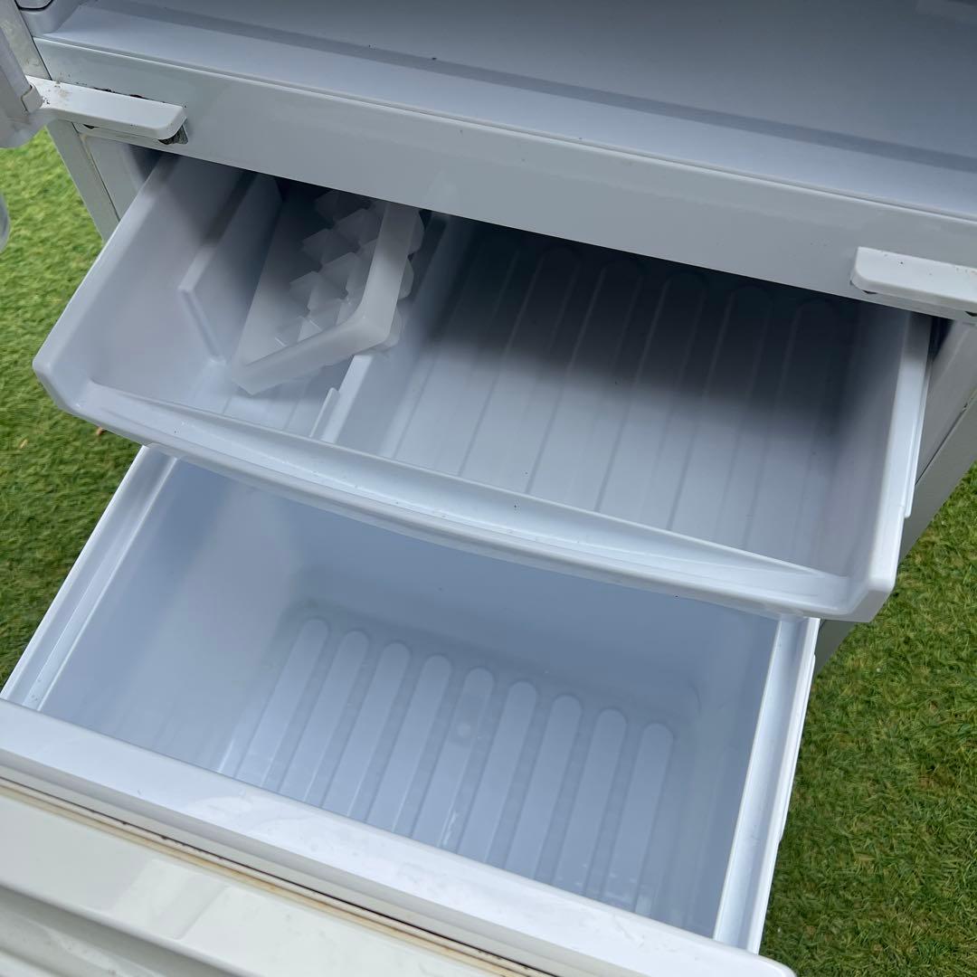 横浜市内配達】2020年製 シャープ 137L 冷蔵庫 左右付け替え可能ドア②