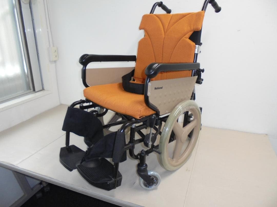 車椅子「リラクターン（自走式車椅子）」（パナソニック／VA10051／自