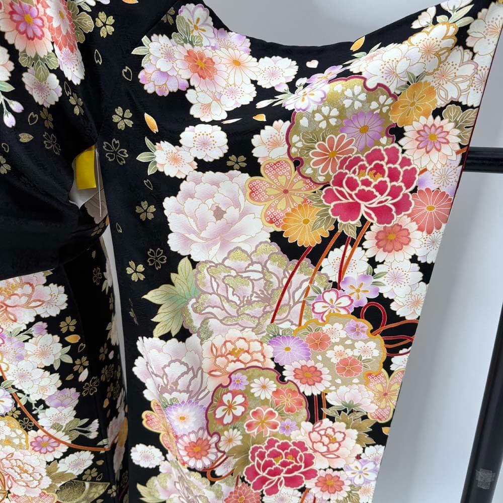 振袖 正絹 黒 古典花柄 裄68.3㎝ 成人式 c-79