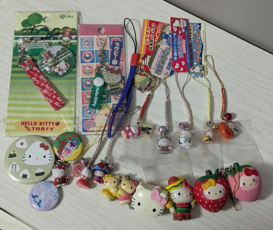 ハローキティ ご当地根付ストラップ まとめ売り - メルカリ