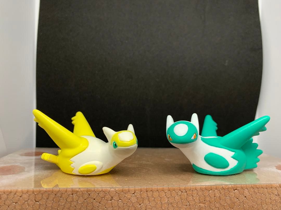 ポケモンキッズ ラティアス＆ラティオス 色違い リペイント - メルカリ