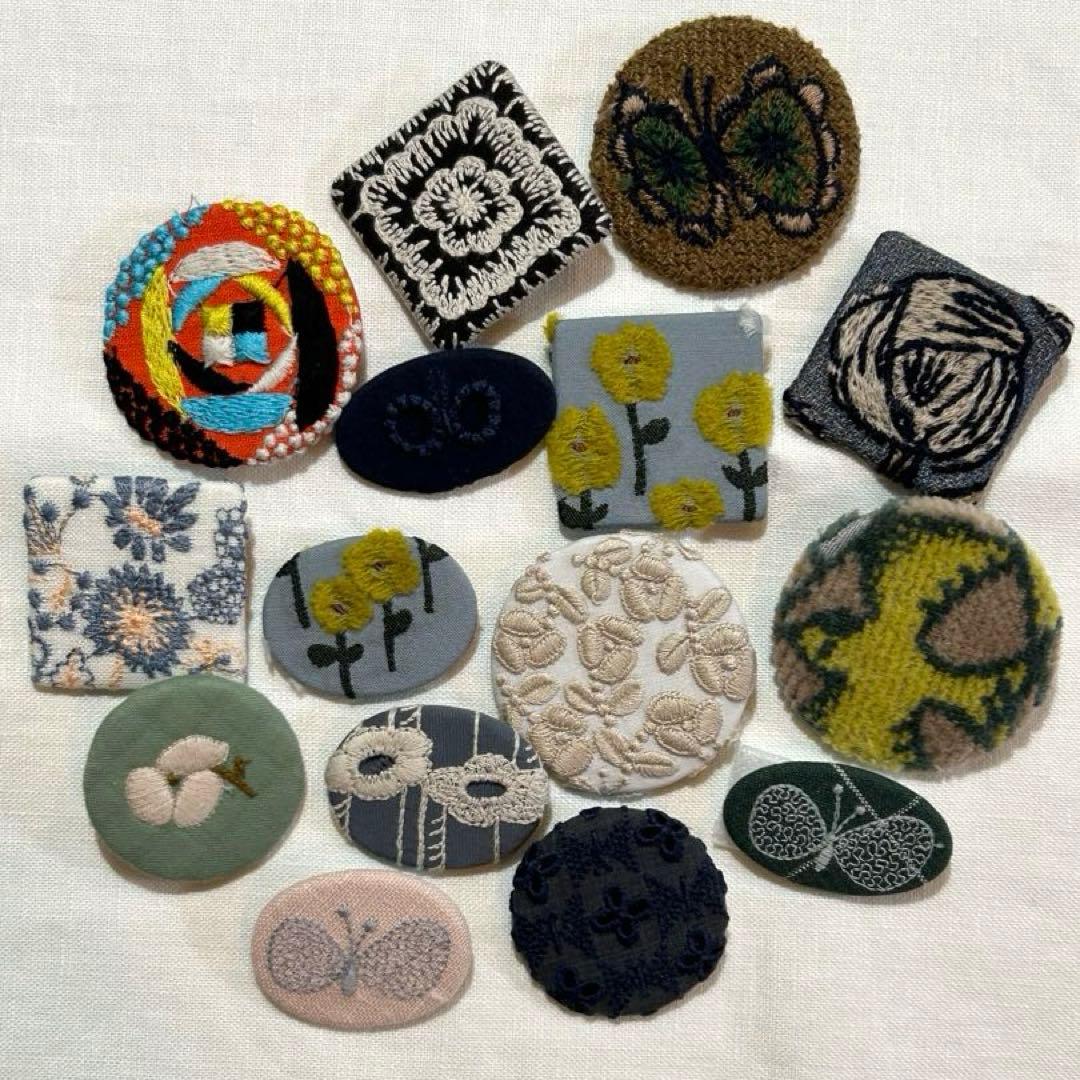 ミナペルホネン サンキューベリーバッジ15個セット - メルカリ