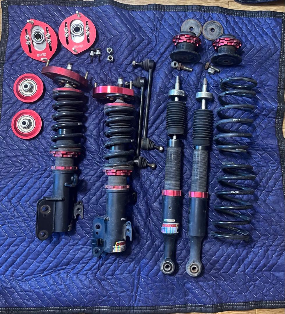 （たん）BLITZ 車高調　LA400 シュピーゲルアッパー付 BLITZ 車高調 LA400 シュピーゲルアッパー付 - メルカリ