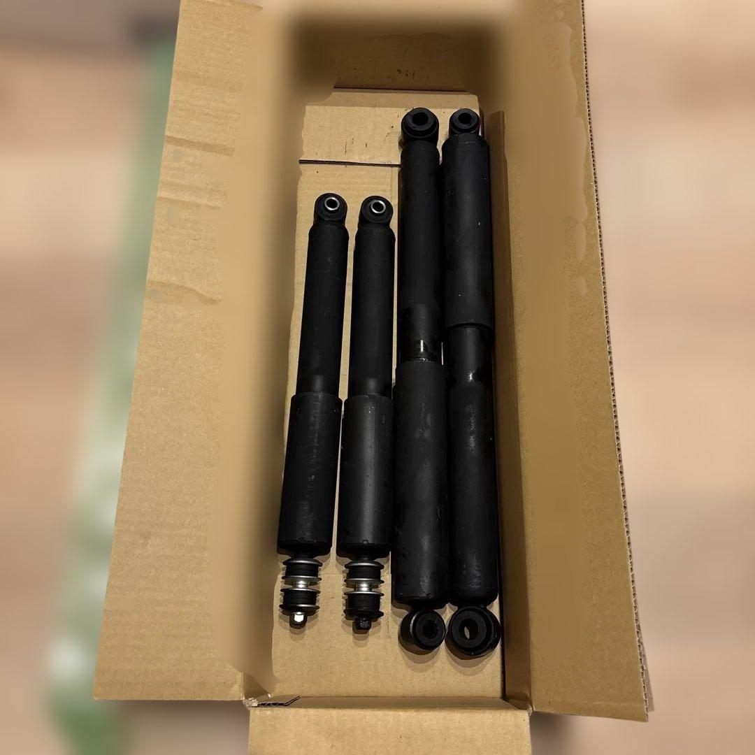 トヨタ　ハイエース 純正ショックアブソーバー フロントリア　サスペンション KYB ハイエース KZH100 RZH100 101（純正 TEMS 機能対応） KYB製