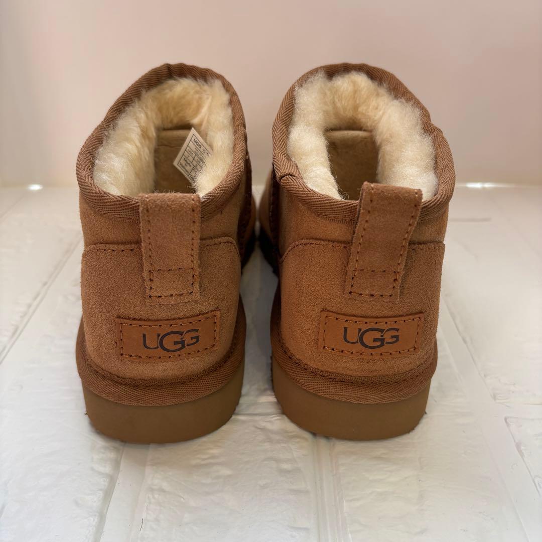 UGG アグ ムートンブーツ ウルトラミニ　チェスナット 24.0cm