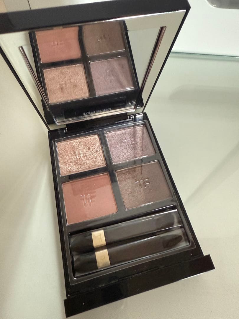 トムフォード]アイカラークォード 2024復刻版27Bメテオリック カバー