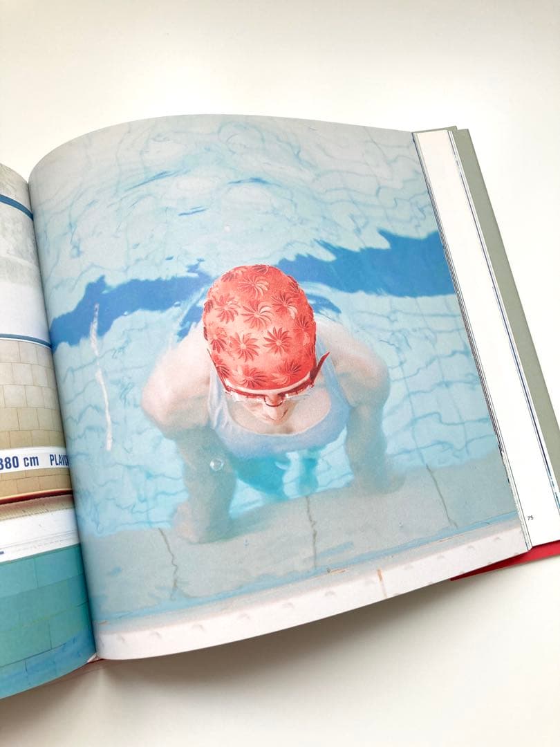 Maria Svarbova 「 Swimming Pool 」東欧プール写真集 - メルカリ