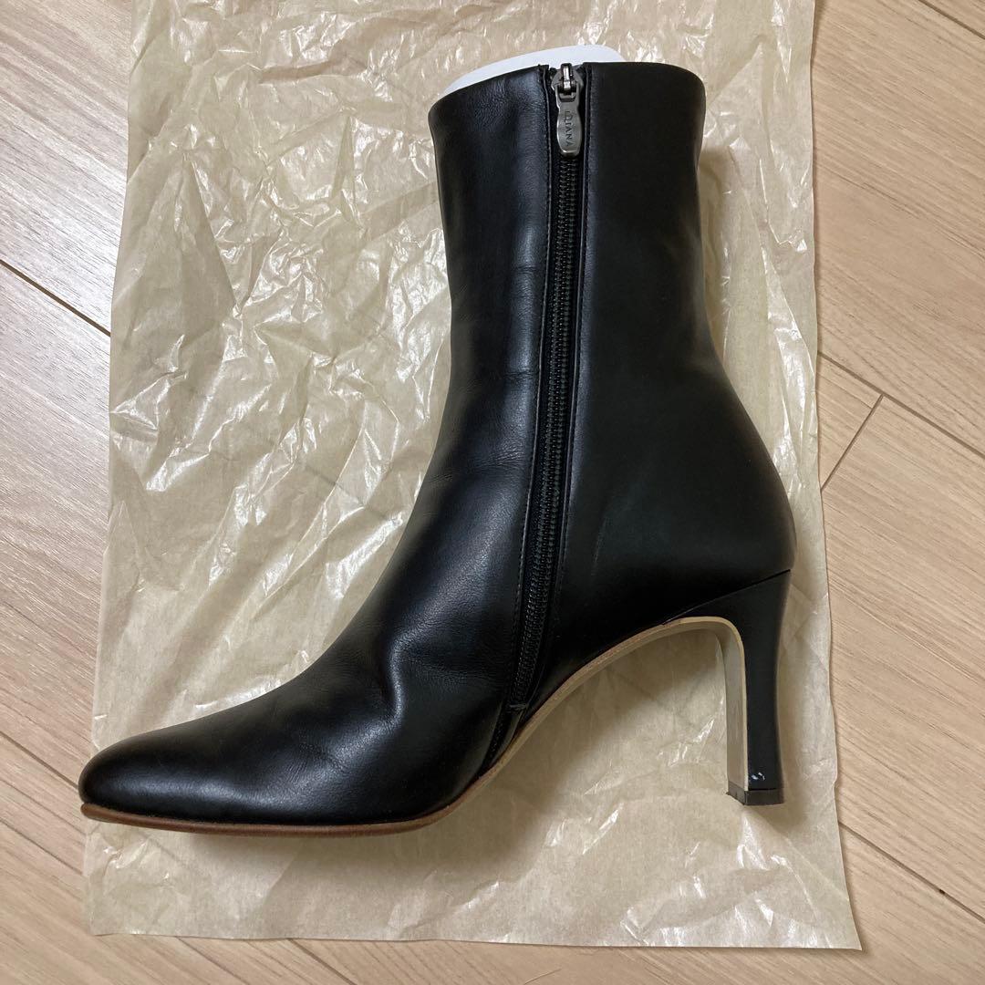 DIANA ショートブーツ　黒 23.5cm