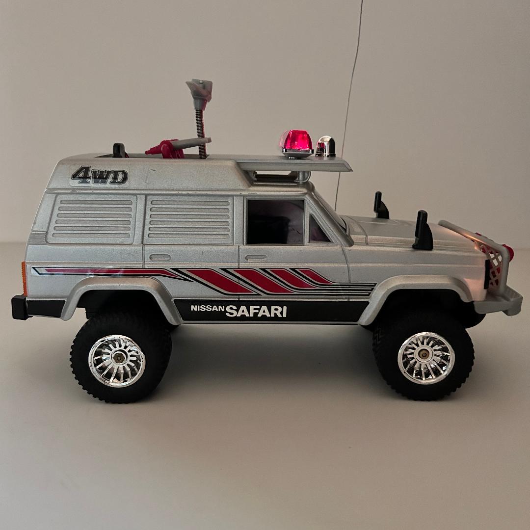 動作品】西部警察 日産サファリ 4WD レア 貴重 当時物 ヨネザワ