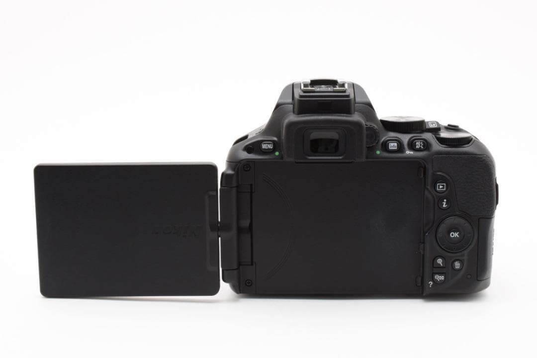 美品 ニコン Nikon D5500 18-55 S数3070回 1145 - メルカリ