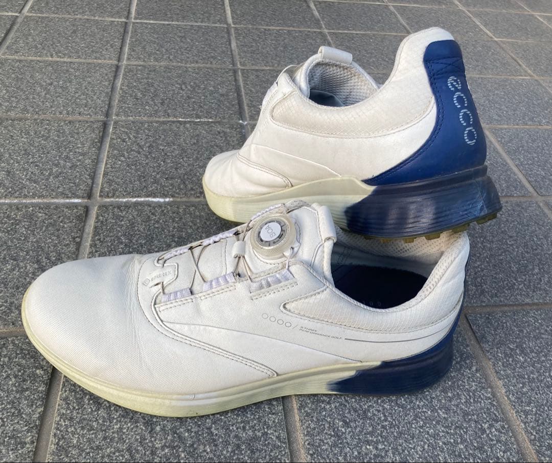美品　値下げ中　　ECCO ゴルフシューズ ホワイト/ネイビー エコー ecco ゴルフシューズ メンズ LT1 スパイクレス 132264 （11007