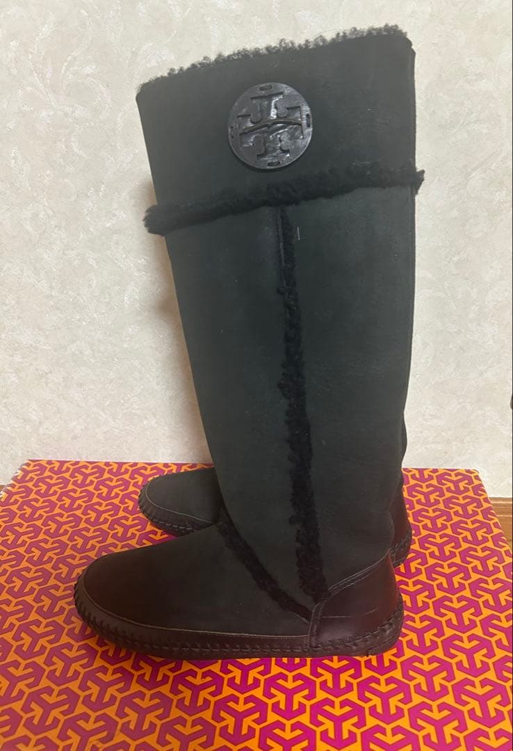 トリーバーチTory Burchムートンブーツ 黒 - メルカリ