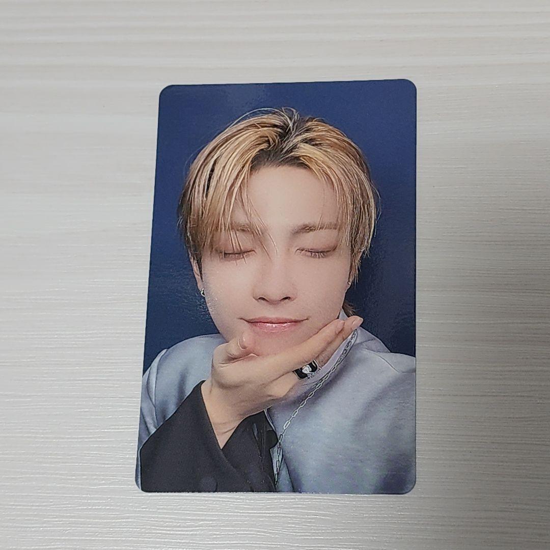 ATEEZ アチズ ホンジュン ユニバ特典 トレカ ユニバーサル - メルカリ