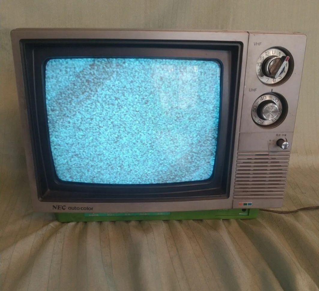 昭和レトロ・NEC ブラウン管テレビ・グリーン家電・アンテナ付