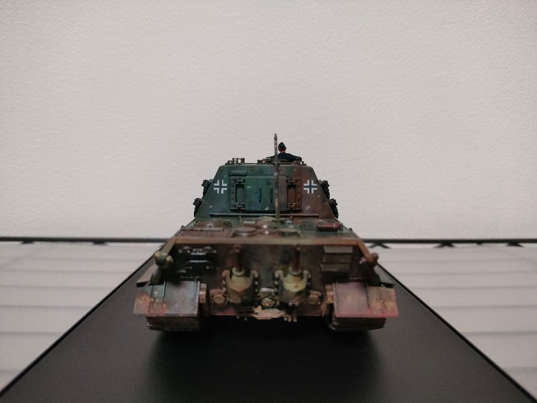タミヤ1/48ドイツヤークトタイガー完成品 （ディスプレイケース付き）
