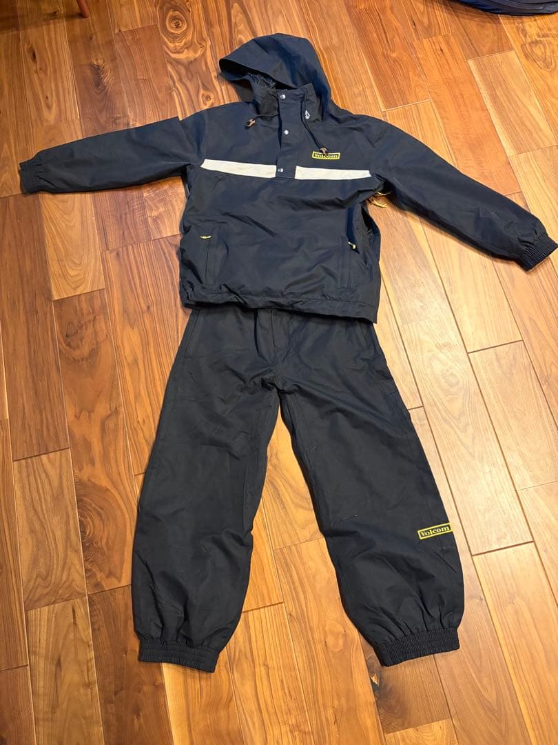 Volcom 160程度スノーボードウェアセット ブラック VOLCOM ボルコム 2836 INS スノーボード ウェア ジャケット ユニ
