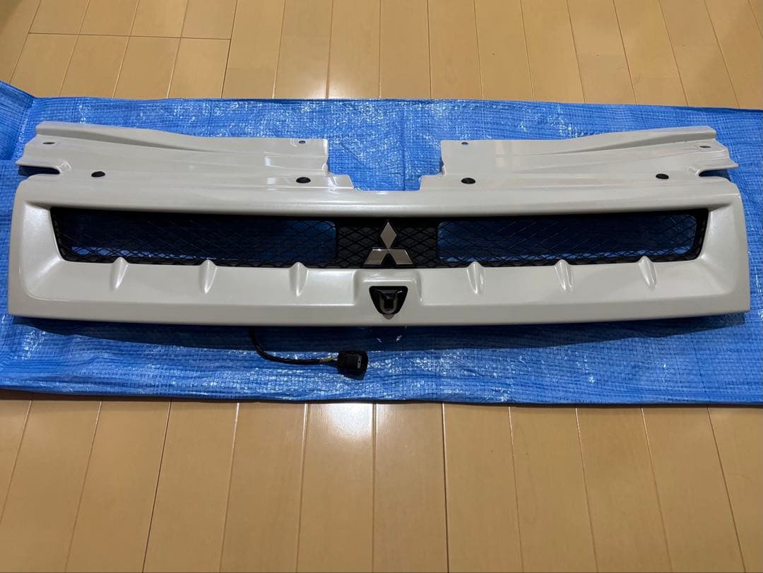 三菱　デリカD5 前期　スポーティグリル　ホワイト　中古 デリカD：5・ホワイト(白)の中古車を探す【カーセンサー】