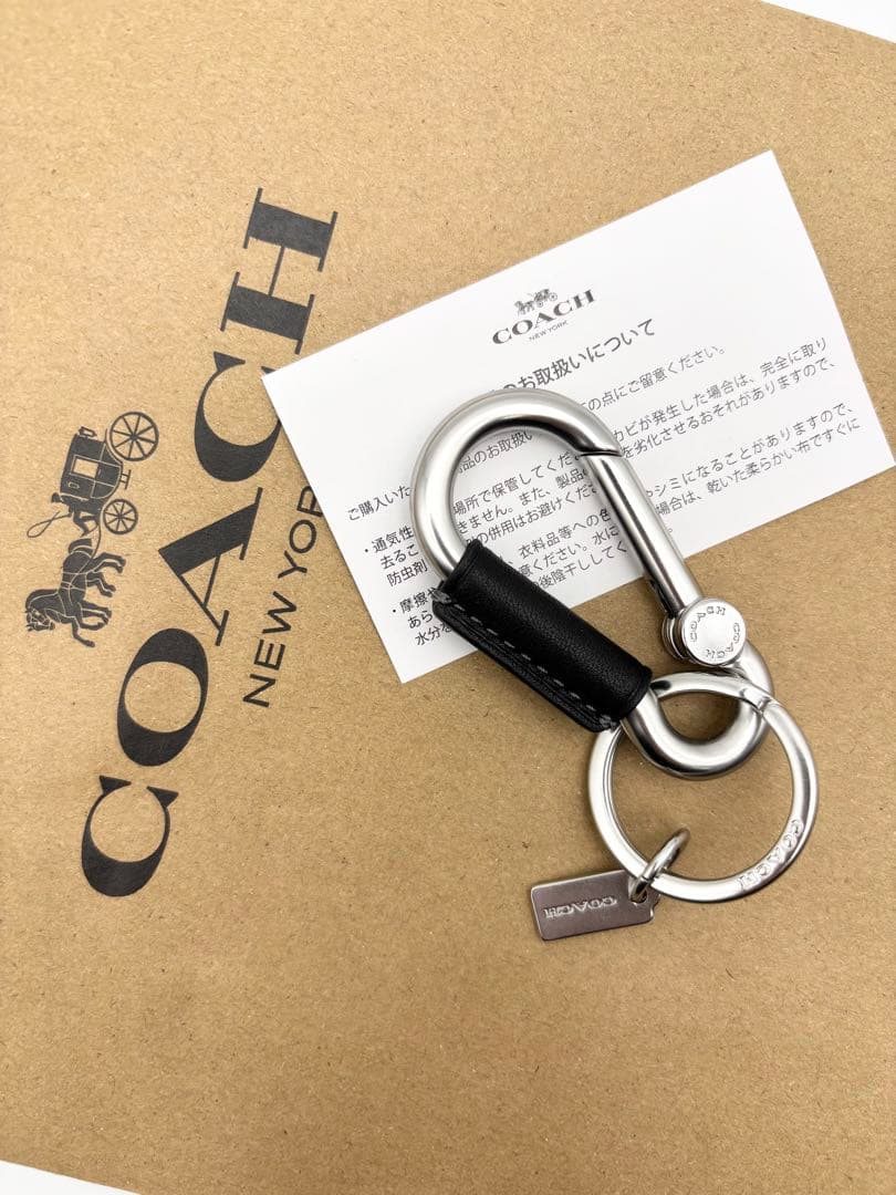 【COACH☆新品】大人気！カラビナ キーリング！ブラック！メンズ！レザー！ 安心国内 即発 COACH メンズ カラビナ キーリング キーホルダー (Coach