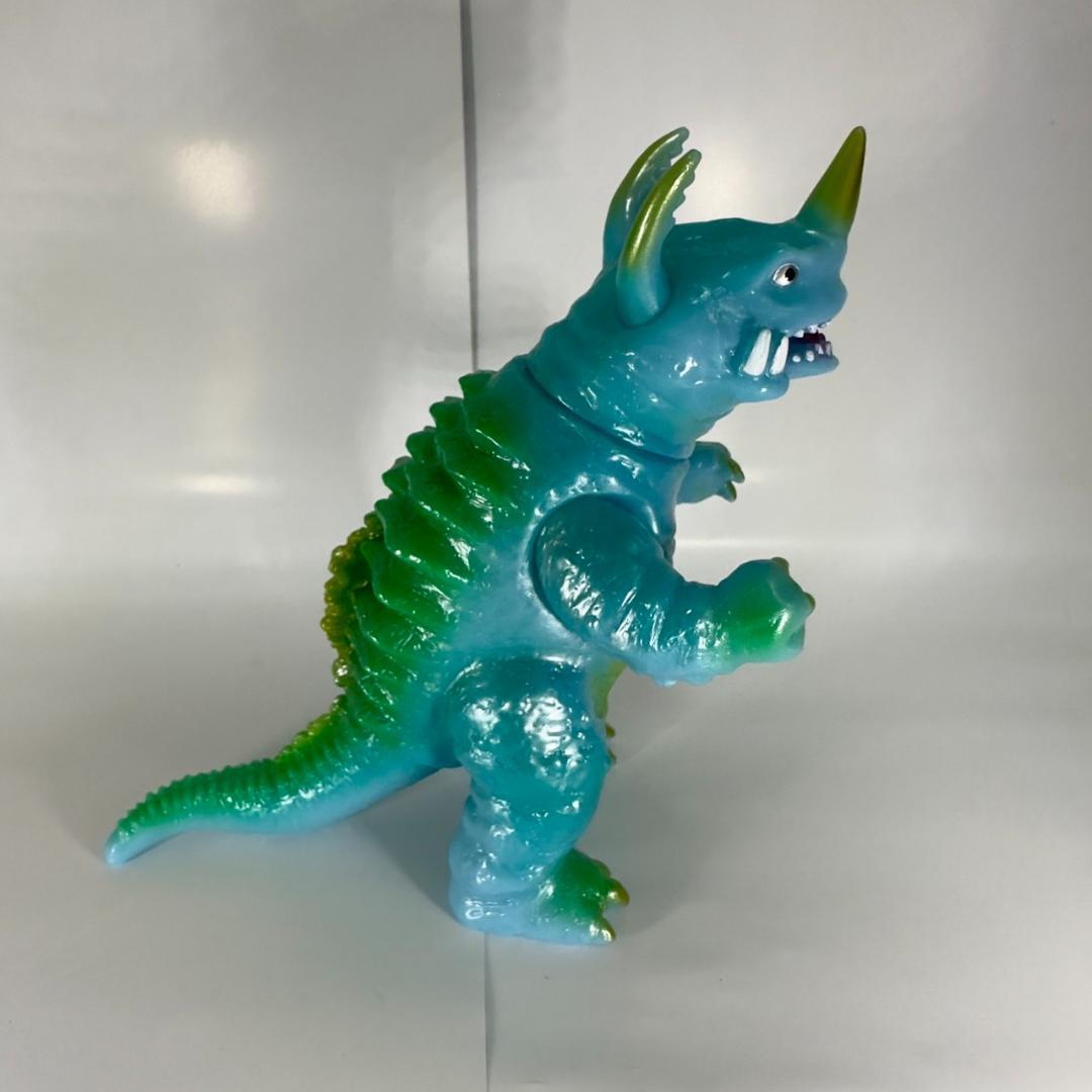 ヤモマーク ネロンガ ソフビ フィギュア 水色成型 ウルトラマン - メルカリ