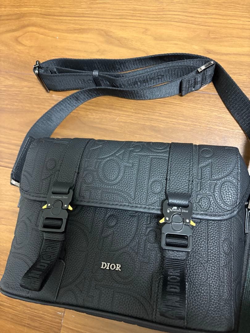 Dior ブラックレザーショルダーバッグ | 激安通販のイーサプライ