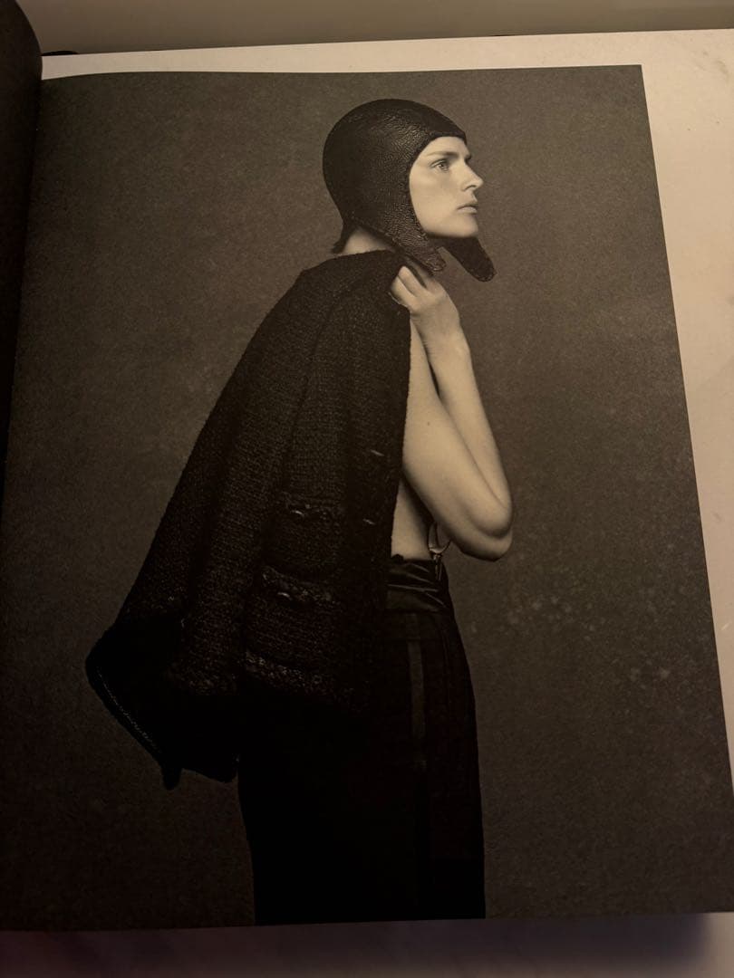 THE LITTLE BLACK JACKET 初版 2012年シャネル 写真集 - メルカリ