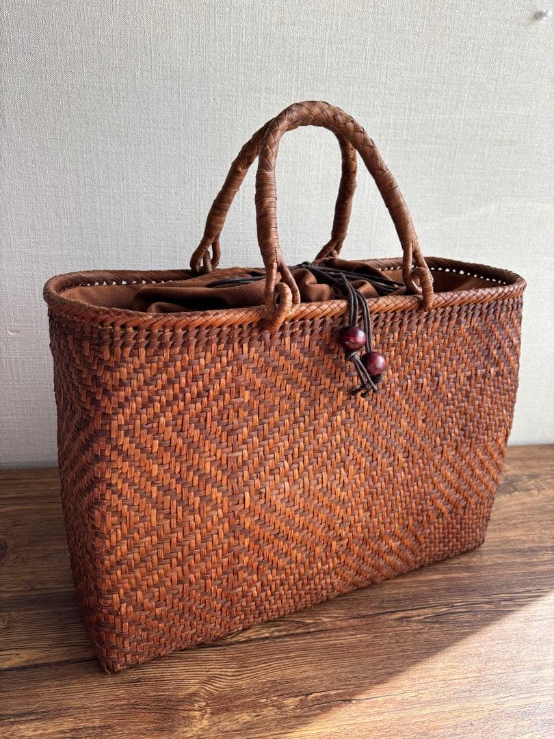国産山葡萄蔓　かごバッグ　網代編み 山葡萄 ショルダーかごバッグ 網代編み | ORIORI