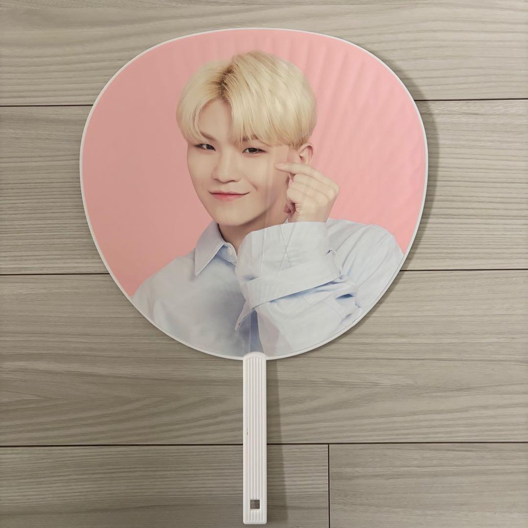 SEVENTEEN セブチ WOOZI ウジ うちわ CARAT CAMP - メルカリ