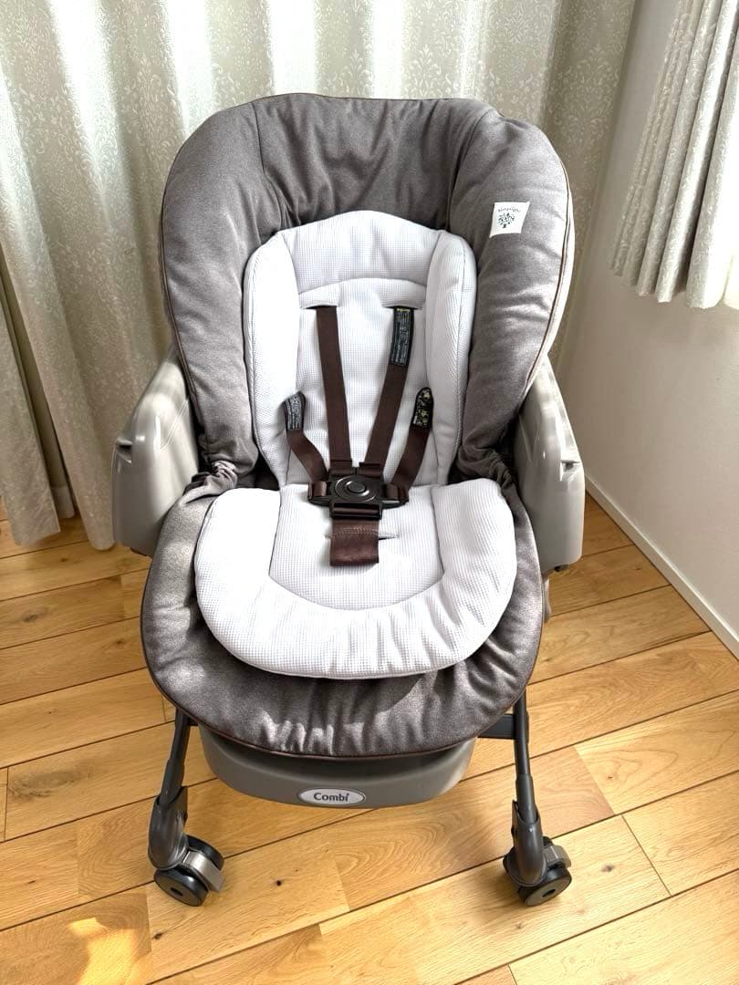 限定モデル】コンビ ネムリラ オートスウィング Simplight トイザらス