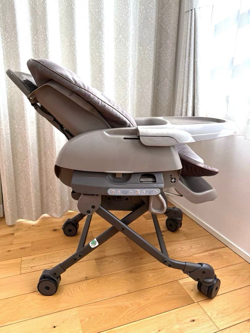 限定モデル】コンビ ネムリラ オートスウィング Simplight トイザらス