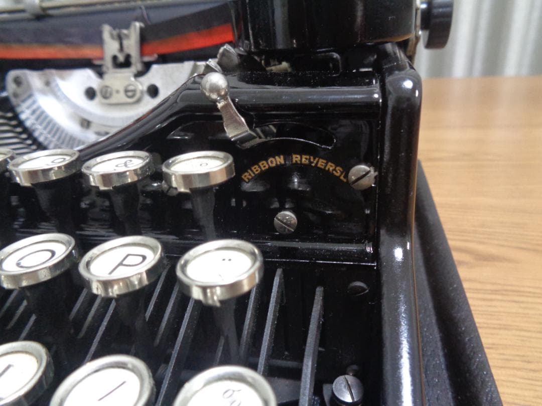 実働品　UNDERWOOD FOUR BANK タイプライター　ヴァイオレット
