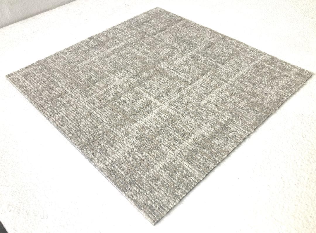 すず　タイルカーペット ２６枚 新品・未使用　国内メーカー　アウトレット 楽天市場】【レビュー特典】大特価［100枚以上 20枚単位］サンゲツ