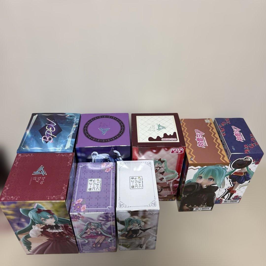 初音ミク8体おまとめ売り - メルカリ