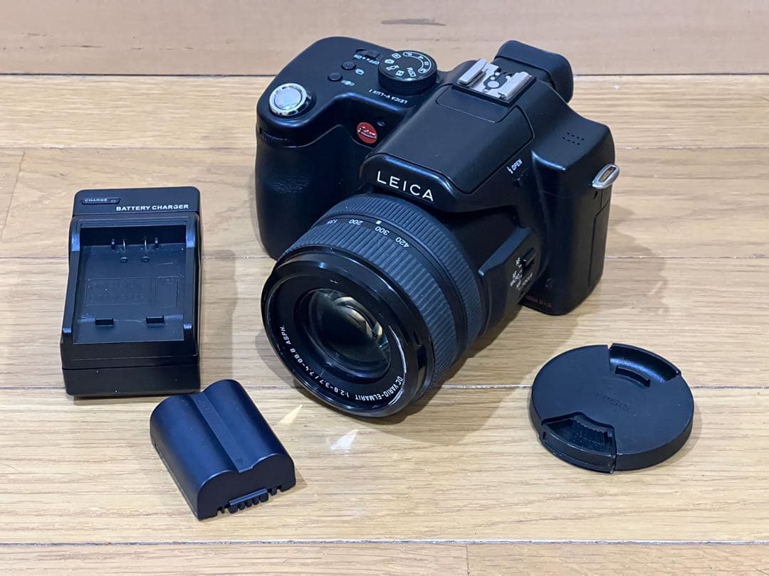 ライカ LEICA V-LUX1 ライカ、1,010万画素CCD採用の光学12倍モデル「V-LUX 1」
