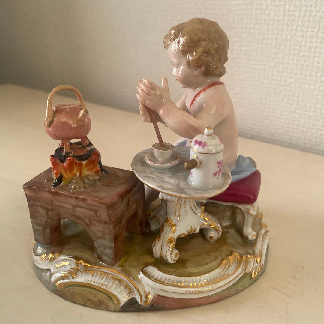 マイセン「ホットチョコレートを作る天使」四大元素:火 19世紀