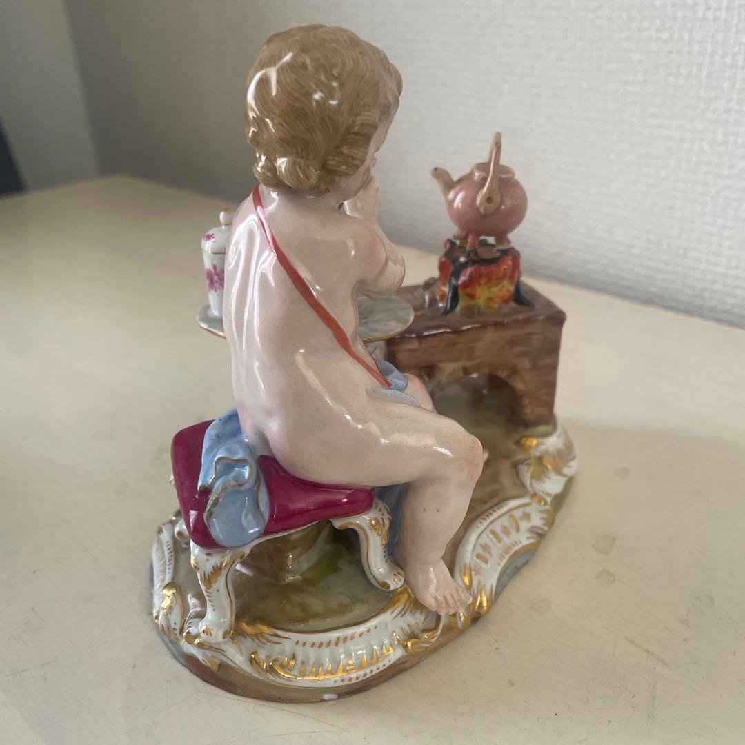 マイセン「ホットチョコレートを作る天使」四大元素:火 19世紀