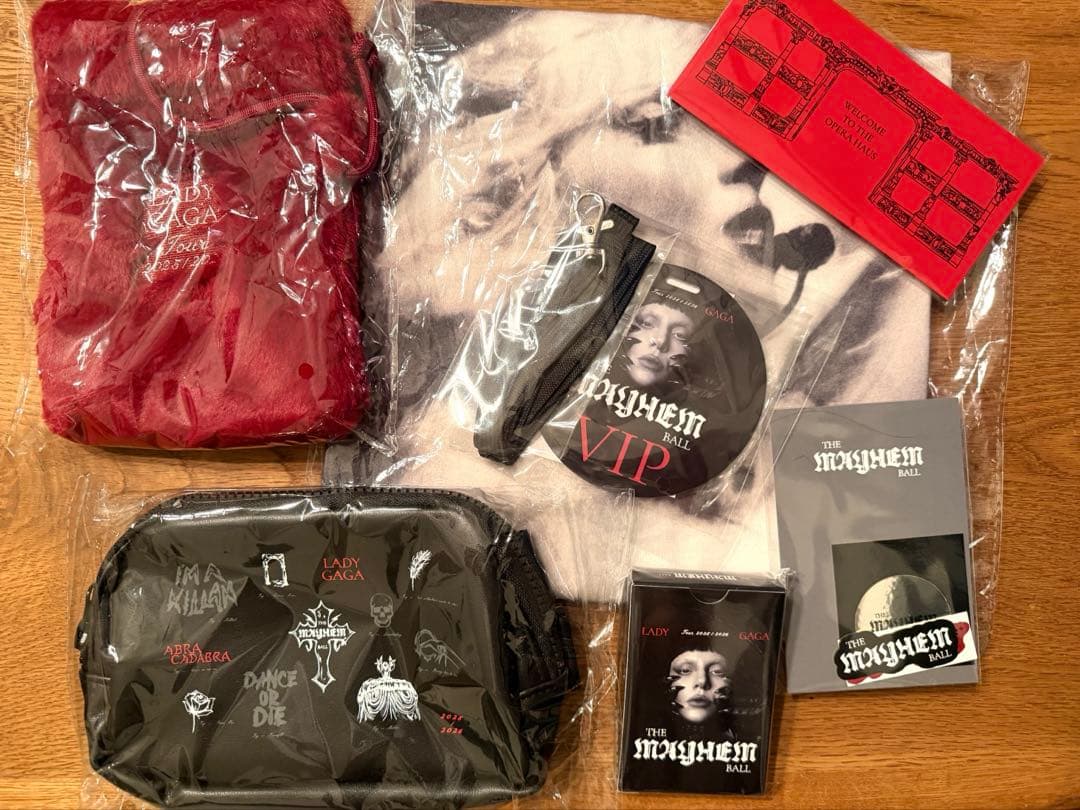 安心LadyGaga❤️Vipgold限定TheMAYHEMBallツアーグッズ レディーガガ東京ドーム VIP GOLD特典限定グッズフルセット7点とリスト