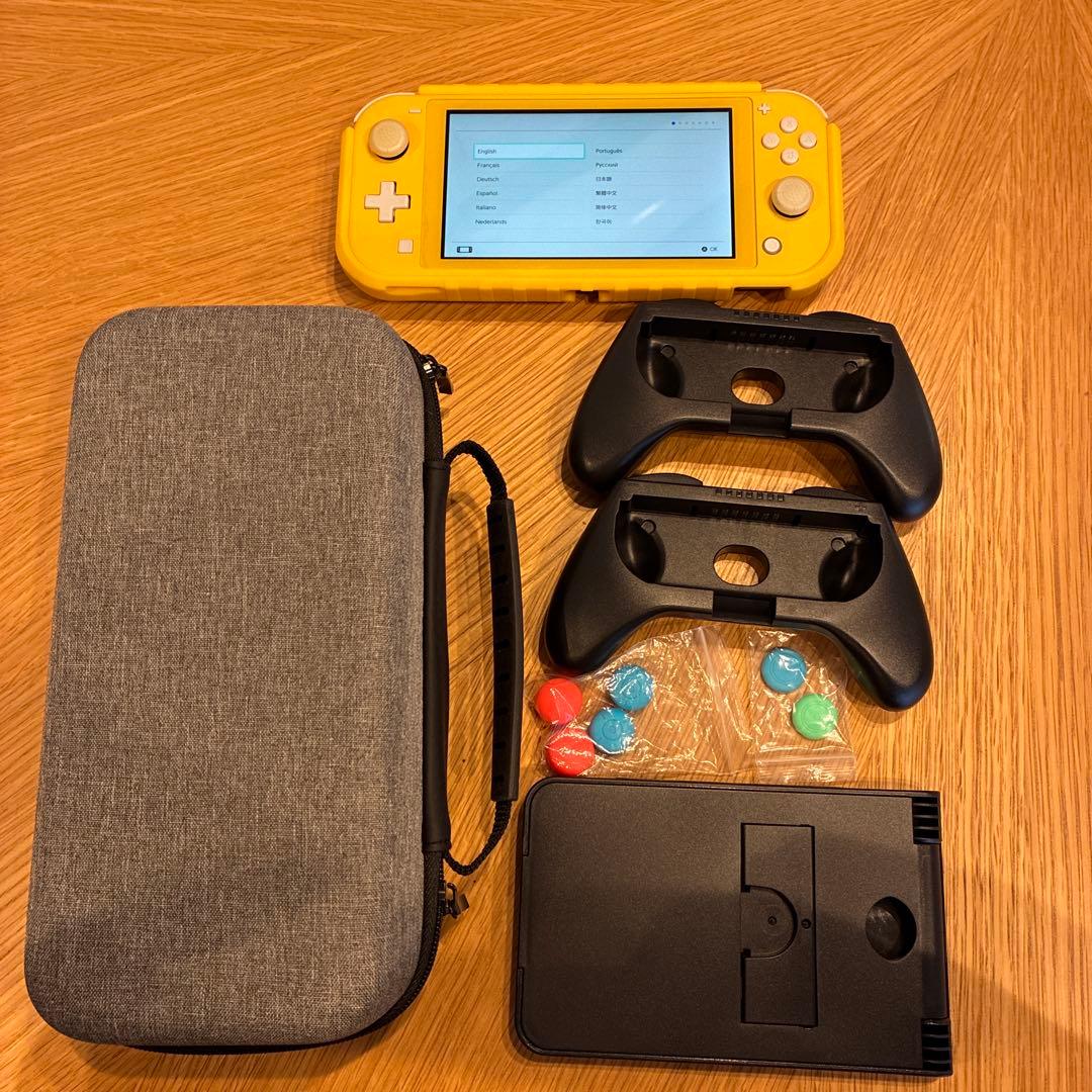 Nintendo Switch Light(イエロー) + ポーチなどおまけ 美品】【セット】Nintendo Switch Lite イエロー・ソフト6本・ポーチ